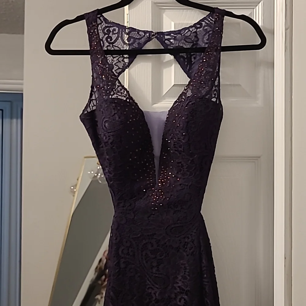 Grad dress - Picture 1 of 3